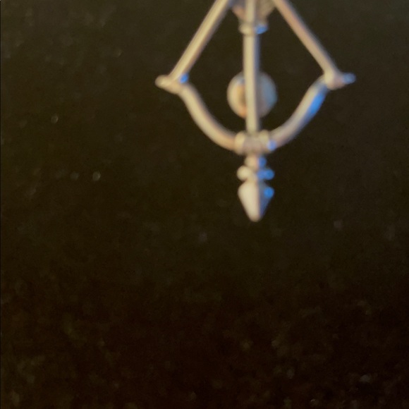 Pendant Chain Necklace (Bow & Arrow) - Picture 2 of 5